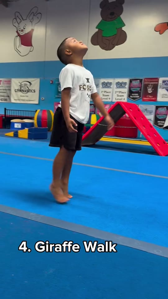 Giraffe walk: upward-looking steps: screenshot from the supplied demonstration at 0:15